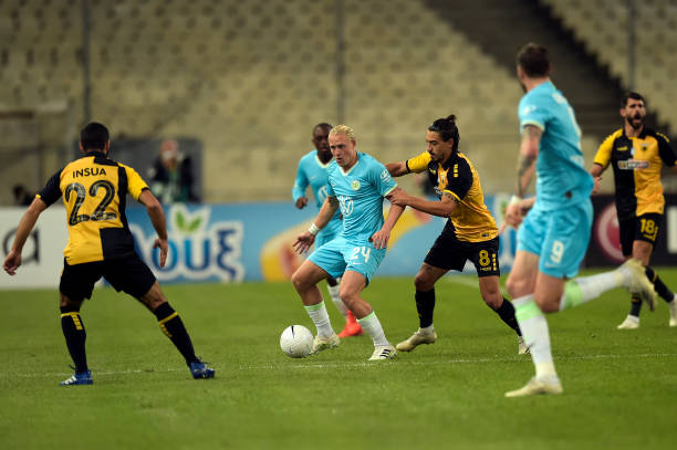 人瞩目的成 人瞩目的成